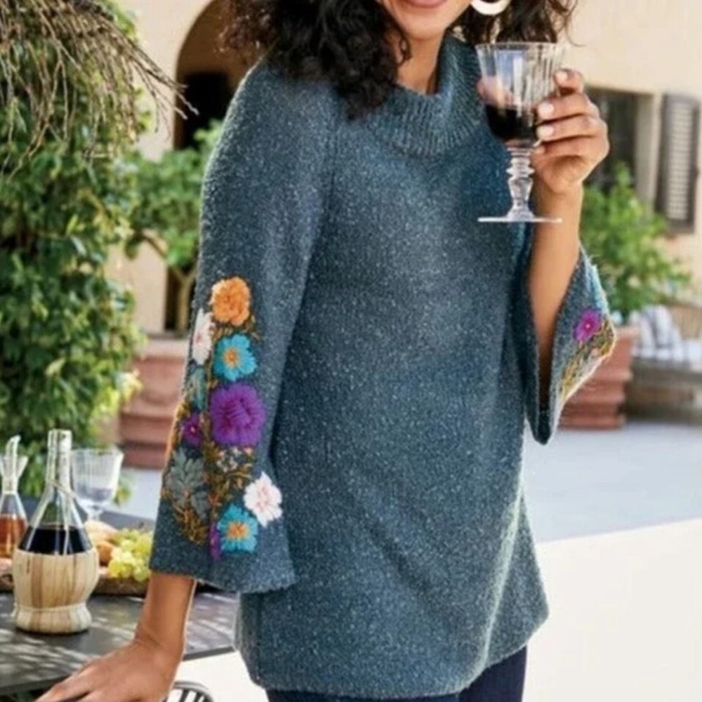 Soft Surroundings Floral Embroidered Flare 3/4 Sleeve Boucle Knit Sweater Small